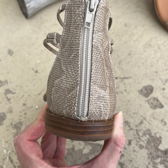 Like new Fergie Strappy sandles - Picture 3 of 11